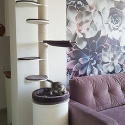 Hunter wall-mounted scratching post (210 cm)