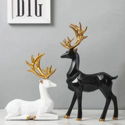 Elk Ornaments Home Decoration, Handicrafts Christmas Decor Figurine, beautiful and eye caught decorative object