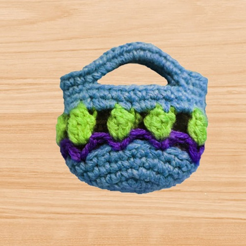 A crochet EarPod Bag Pattern