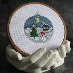 Small cross stitch pattern / Winter landscape Christmas ball / Small and simple cross stitch pattern / Gift idea DIY