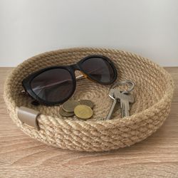 Jute basket for storage, key and change holder, jute rope tray