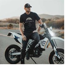 artemis to the moon and beyond shirt, nasa artemis one mission launch shirt, unisex t-shirt, space shirt, artemis 1 shir