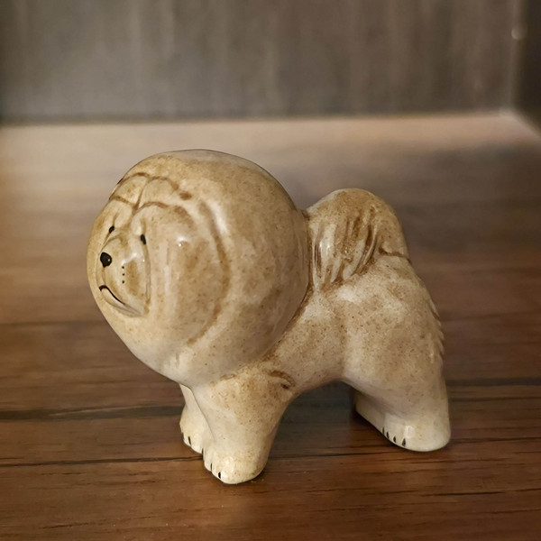 fawn Chow chow statuette