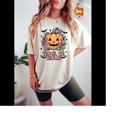 comfort colorsfloral happy pumpkin shirt, trick or treat t-shirt, halloween pumpkin shirt, spooky season pumpkin face sh