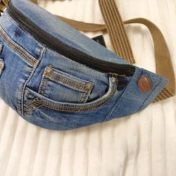 Comfortable handmade belt bag made of blue denim fabric, sling bag, fanny pack, banana crossbody wallet