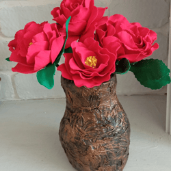 5 handmade red roses in a vase.