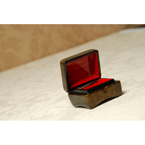 tiny small lacquer box