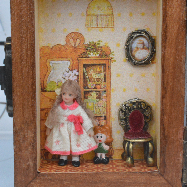 Miniature -dolls - in -48th -scales-8