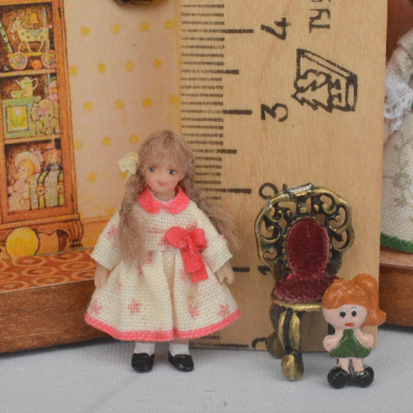 Miniature -dolls - in -48th -scales-13