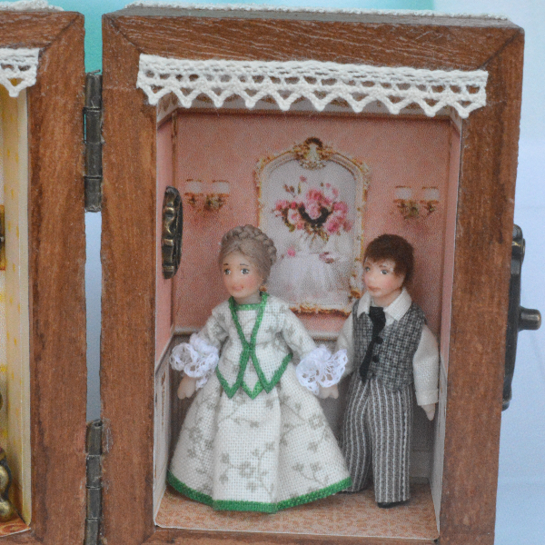Miniature -dolls - in -48th -scales-15