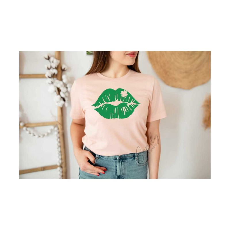 13112023181210-st-patricks-day-lips-kiss-svg-st-patricks-shirt-svg-st-image-1.jpg
