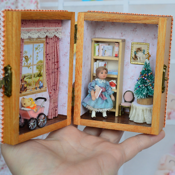 Tiny- doll- with -accessories- in- a- wooden- casket-  at- a- scale- of -1:24-12