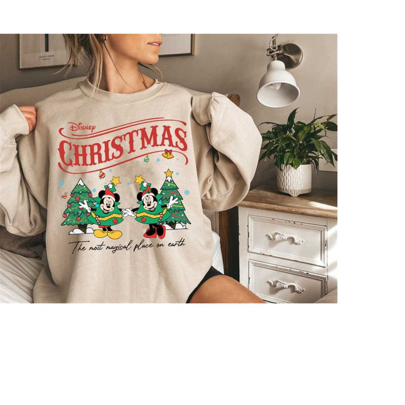 MR-1411202314551-vintage-mickey-minnie-merry-christmas-tree-sweatshirt-disney-image-1.jpg