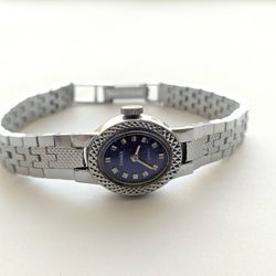 Vintage silver watch Chaika, 17 Jewels Mechanical ladies watch, Silver watch, Wind up watch
