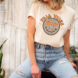 fall vibes smiley shirt, halloween comfort colors shirt, fall season t-shirt, pumpkin halloween shirt, leopard fall gift