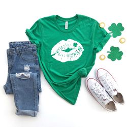 lucky lip kiss shirt, shamrock shirt, st patricks day shirt, irish women tee, st patty's t-shirt