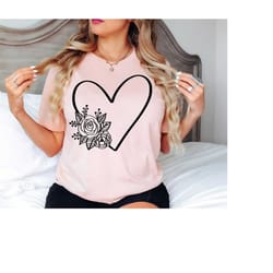 flower heart t-shirt, flower shirt, wildflowers t-shirts, botanic shirt, plant lady shirt, floral shirt, plant mama shir