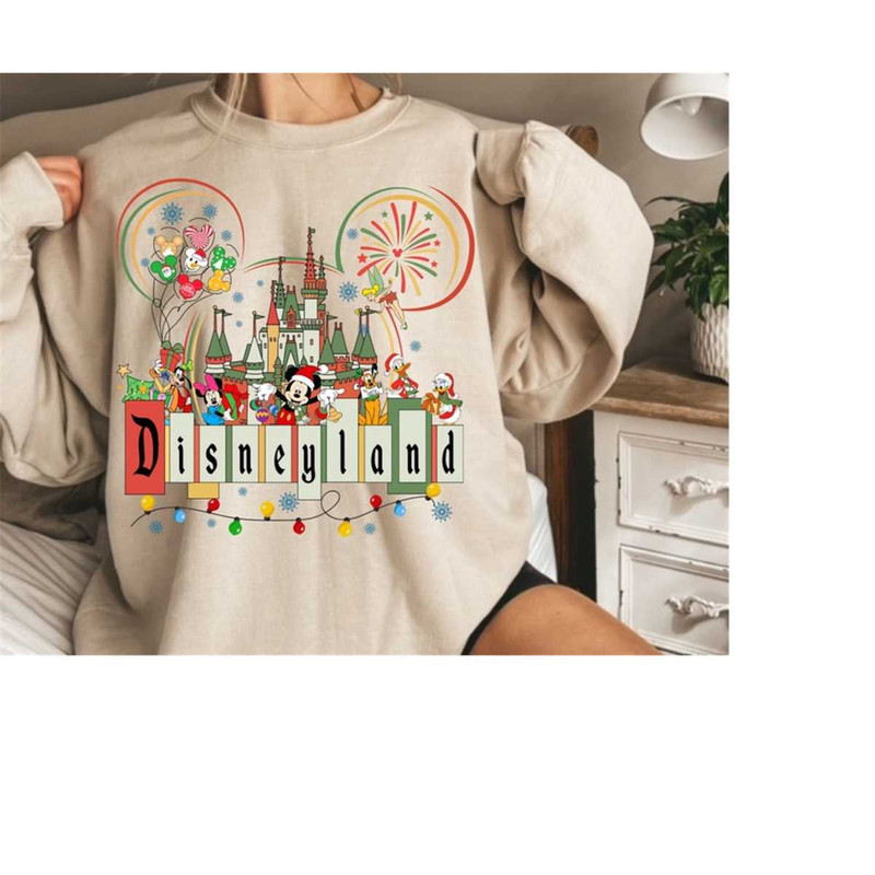 MR-1511202393448-disneyland-christmas-mickey-minnie-sweatshirt-mickey-and-image-1.jpg