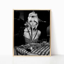 Kim Kardashian Eating Pasta Black and White Vintage Old Retro Photography Kitchen Diner Wall Art Decor Canvas Frame Prin