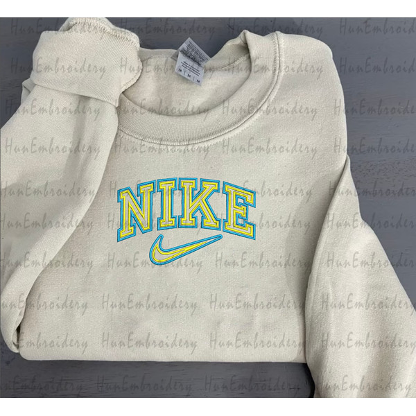 Nike Double Outline Embroidered Sweatshirt Nike Embroidered