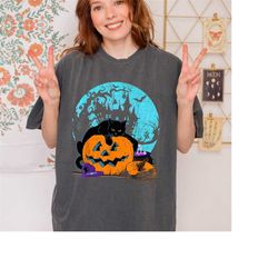 black cat pumpkin shirt,comfort colors halloween shirt,halloween cat shirt,halloween shirt women, cat mom gift, cat love