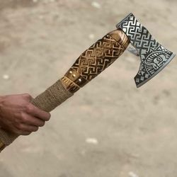 hand-forged viking axe | 22 high carbon steel blade with engraved wooden handle | 256-layer damascus pattern & leather