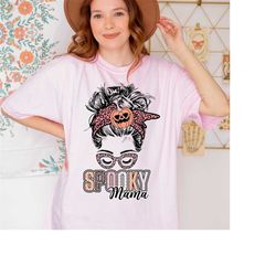 comfort color spooky mama shirt,one spooky mama shirt, halloween spooky mama shirt,gift for mama,retro spooky mama t-shi