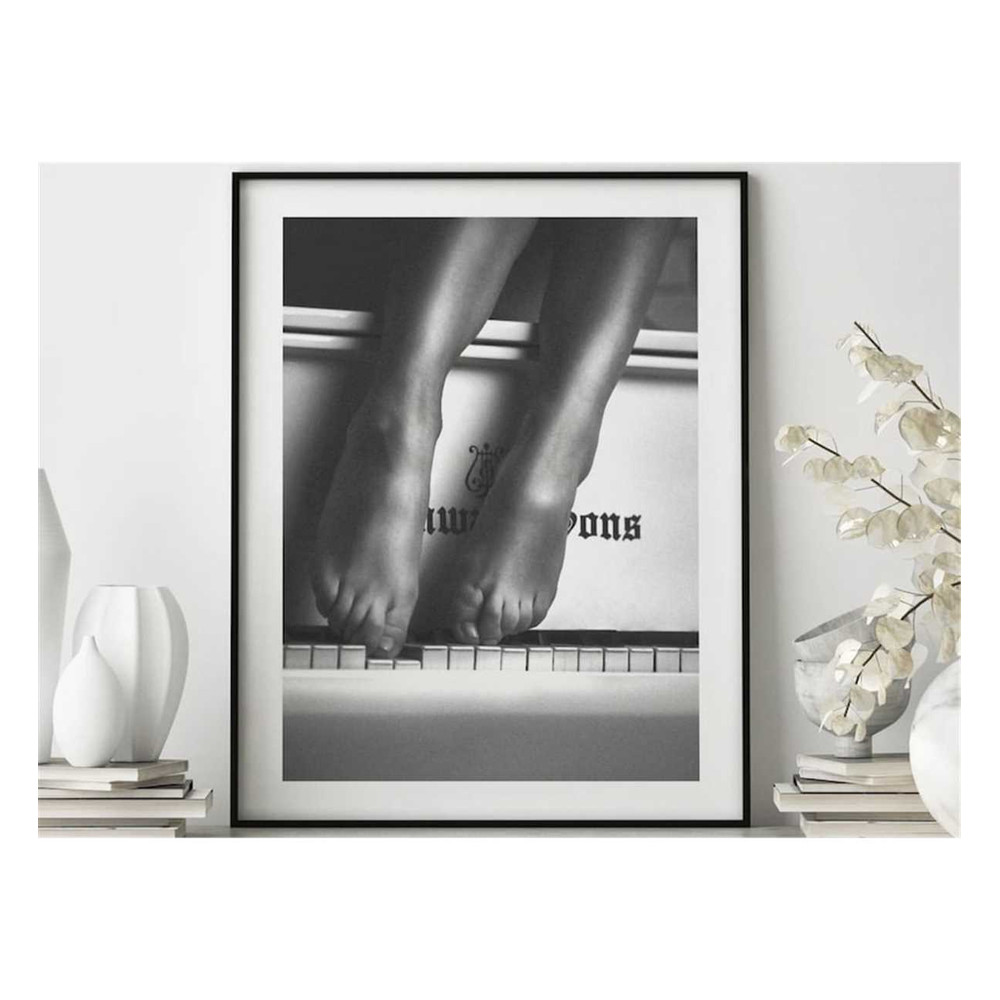 MR-17112023105119-woman-legs-on-piano-print-black-and-white-piano-fan-print-image-1.jpg