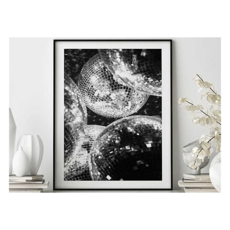 MR-1711202311415-disco-shining-sparkling-balls-black-and-white-photography-image-1.jpg