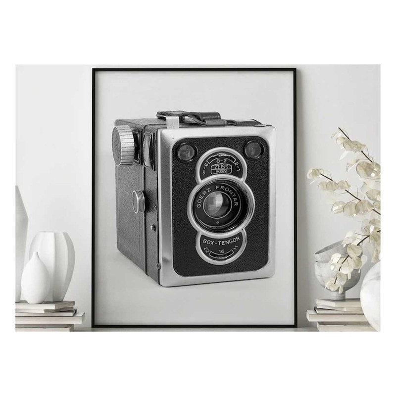 MR-1711202311365-retro-camera-poster-vintage-photography-film-camera-retro-image-1.jpg