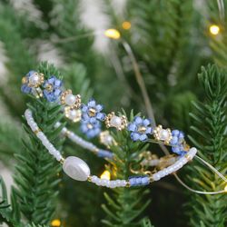 Glass blue flower bracelet Dainty blue floral bracelet Beaded daisy jewelry Aesthetic handmade jewellery Gift for her