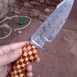 custom handmade damascus steel hunting bowie knife with leather sheath