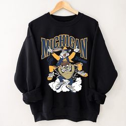 vintage michigan wolverines looney tunes sweatshirt, university of michigan, funny michigan sweatshirt