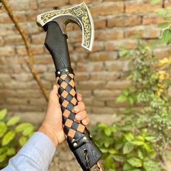 handmade damascus axe with wooden handle and leather sheath premium quality axe |hatchet axe |camping axe | am industry