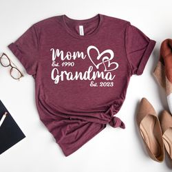 mom est grandma est custom shirt, grandma shirt, mom grandma shirt, pregnancy announcement shirt, new grandma shirt, pre
