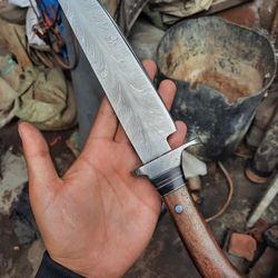 custom handmade damascus steel feather pattern fixed blade hunting bowie knife.