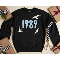 1989 taylor sweatshirt, swifty gift sweater, swiftie sweatshirt, 1989 sweatshirt, taylors version album tee
