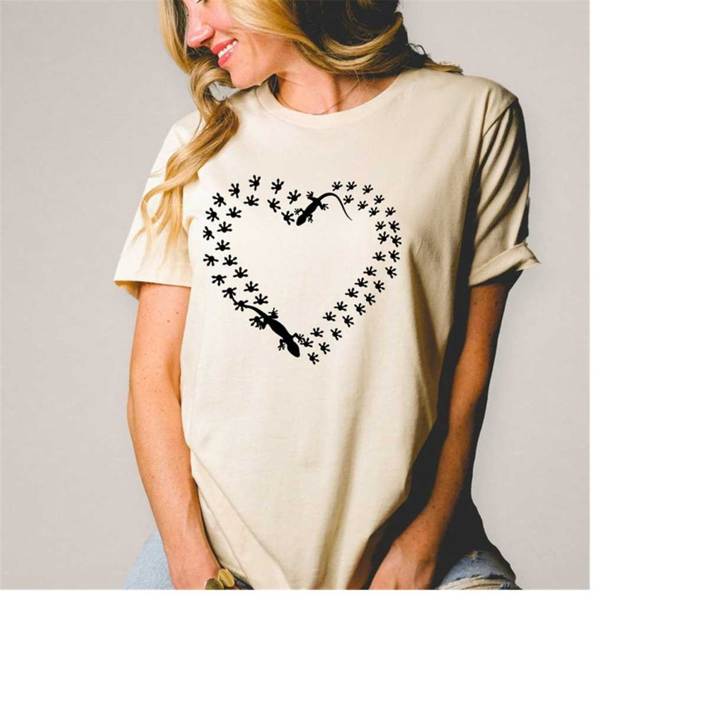 MR-201120239159-tokay-gecko-footprint-heart-t-shirtfor-those-looking-for-a-image-1.jpg