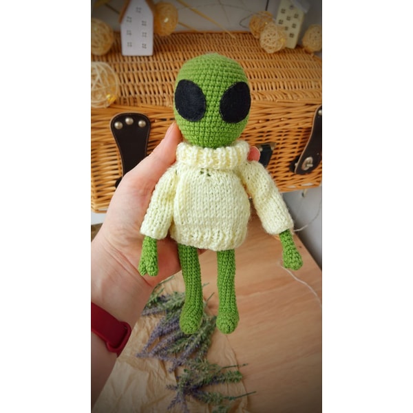 Alien Pattern Teddy Amigurumi alien crochet pattern. Alien doll crochet tutorial | Inspire ...