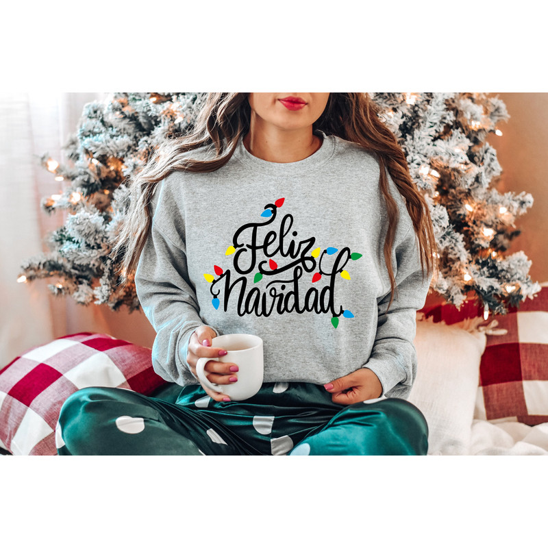 Feliz Navidad Merry Christmas Shirt, Spanish Merry Christmas Shirt, Navidad 2021, Christmas lights Shirt, Feliz Navidad Familia Tee.jpg