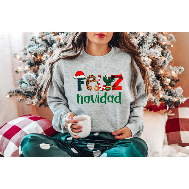 Feliz Navidad Shirt, Spanish Merry Christmas Sweatshirt, Matching Couples T-Shirts, Navidad 2023 Hoodie, Feliz Navidad Familia Outfits, Xmas.jpg