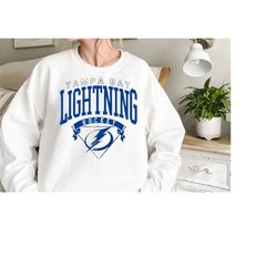 tampa bay lightning sweatshirt, lightning tee, hockey sweatshirt, vintage sweater, college sweater, hockey fan shirt, ta
