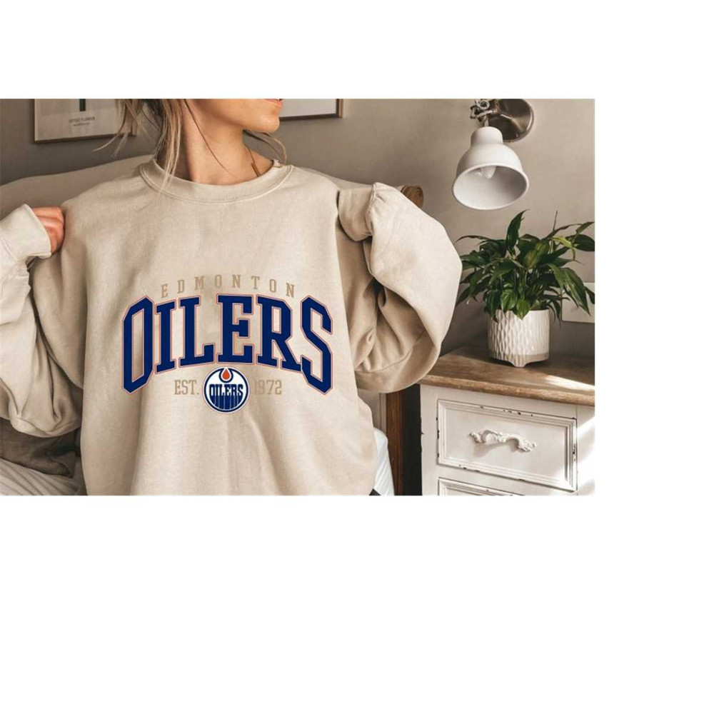 MR-2211202317392-edmonton-oilers-sweatshirt-oilers-tee-hockey-sweatshirt-image-1.jpg