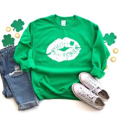 lucky kiss sweatshirt, st patrick's day, irish gift sweat, lip kiss st patricks day tee, shamrock lip sweat