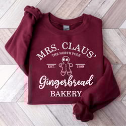 christmas mrs clause gingerbread sweatshirt, women christmas sweater, merry christmas gift, gingerbread tees, retro chri