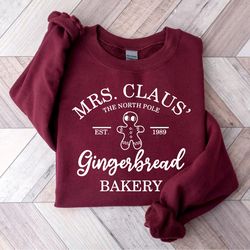 christmas mrs clause gingerbread sweatshirt, women christmas sweater, merry christmas gift, gingerbread tees, retro chri