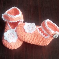 Hand made crochet baby shoes size 1 year baby speech and white color