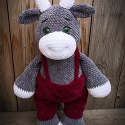 Amigurumi toys crochet bull