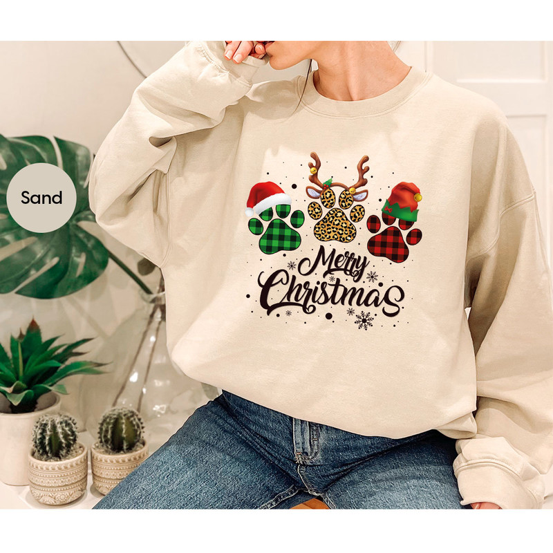 Christmas Long Sleeve Shirt Gifts for Dog Mom, Winter Holiday Sweatshirts for Cat Mom, Cute Merry Christmas Paw Print Hoodies for Pet Owners.jpg