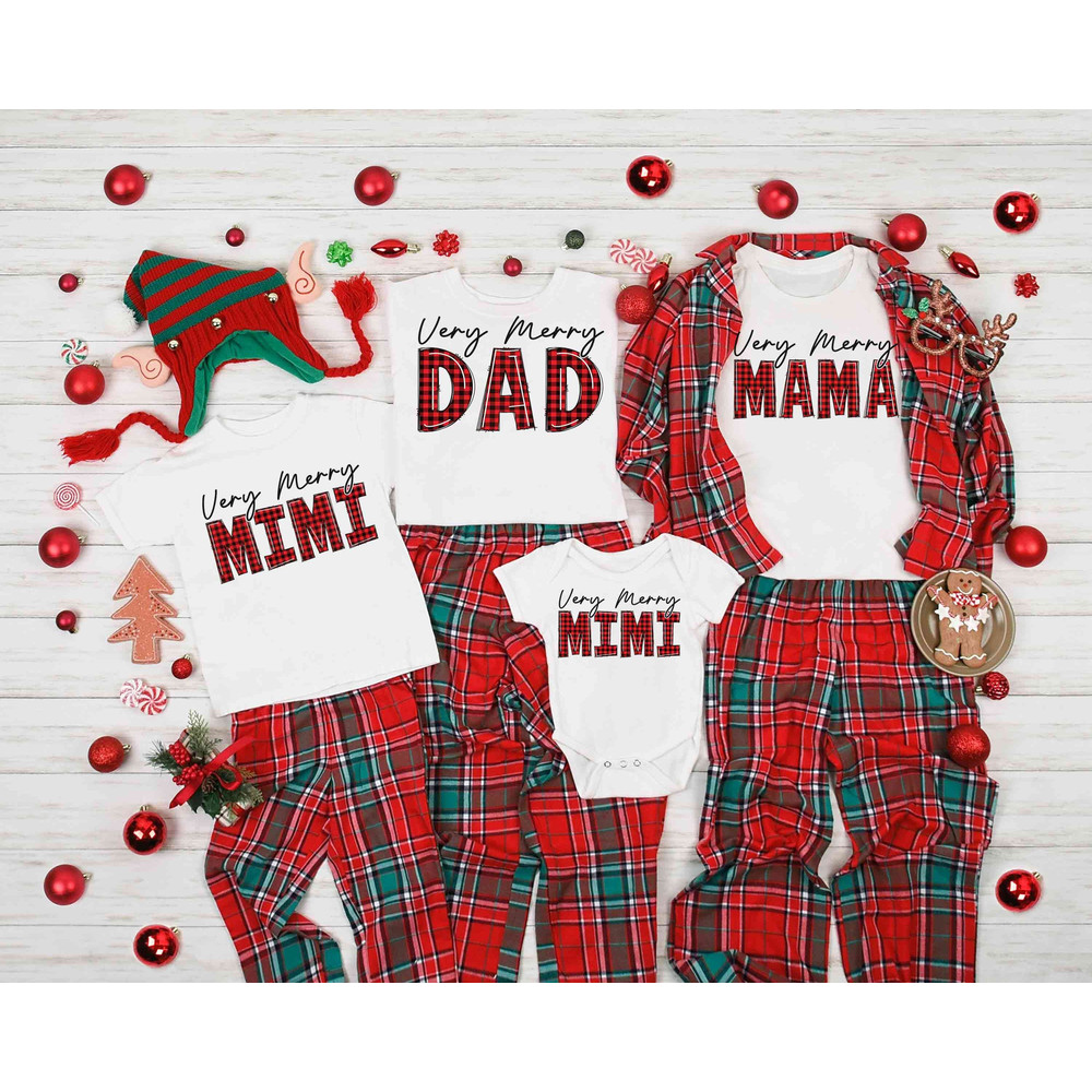Very Merry Christmas Family Shirt, Very Merry Mama Shirts, Very Merry Family Personalized Shirt, Very Merry Dad Shirt, Very Merry Mini Shirt.jpg